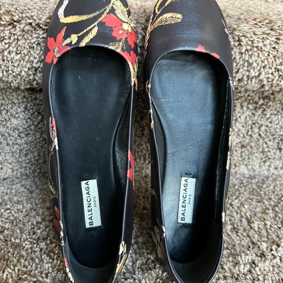 Balenciaga Women's Black Floral Leather Ballet Flats - Picture 6 of 12